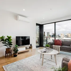 Apartment The East End By Urban Rest 